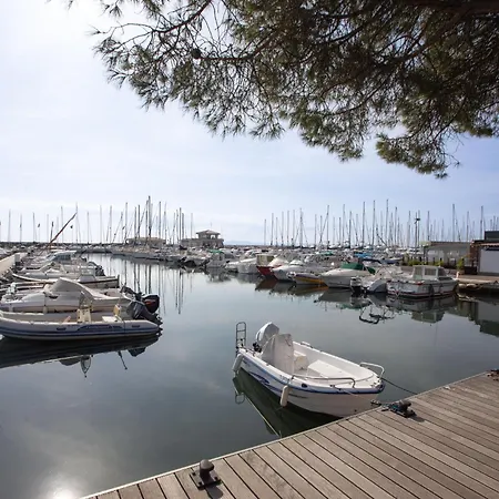 Апартаменты Les Canoubiers Iii By Interhome *