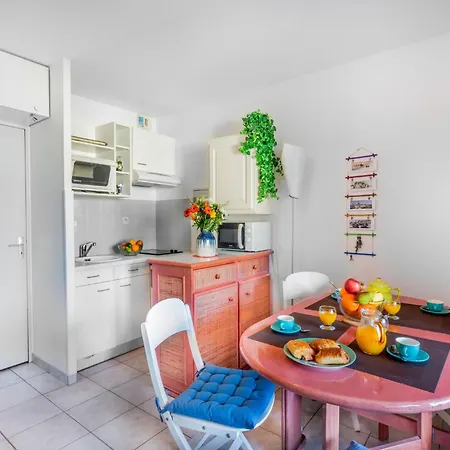 Les Canoubiers Iii By Interhome * Ла-Лонд-ле-Мор