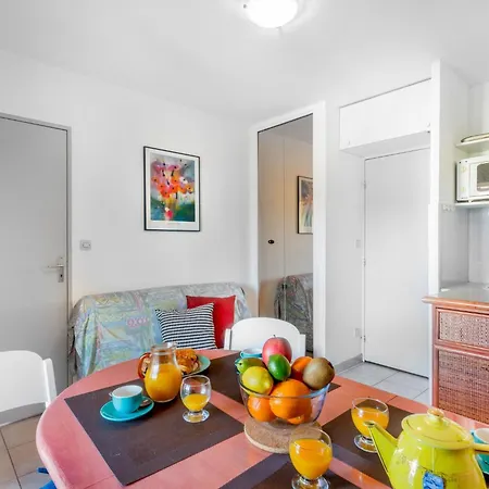 Apartment Les Canoubiers Iii By Interhome