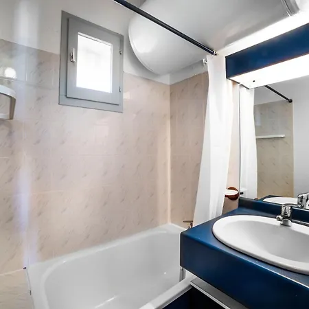 Les Canoubiers Iii By Interhome