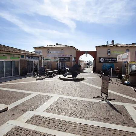 Апартаменты Les Canoubiers Iii By Interhome Ла-Лонд-ле-Мор