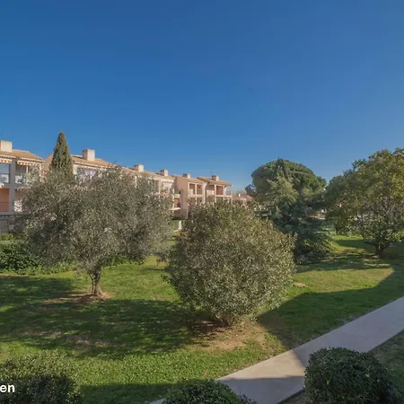 Les Canoubiers Iii By Interhome Апартаменты